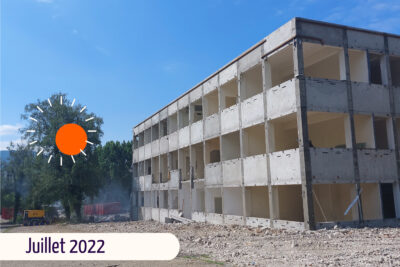 Une photo d'un immeuble en travaux datée de juillet 2022 - Agrandir l'image 1 sur 3, fenêtre modale